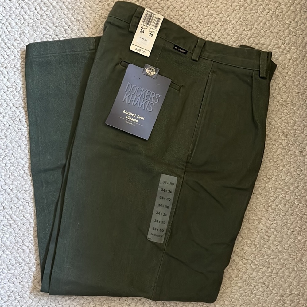 NWT, Men’s pants, Dockers, 34W x 30L, green